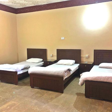 Babar House Hotel Faisalabad Exterior foto
