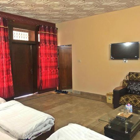 Babar House Hotel Faisalabad Exterior foto