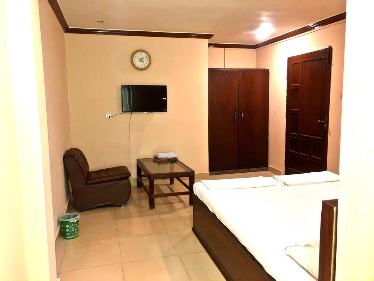 Babar House Hotel Faisalabad Exterior foto
