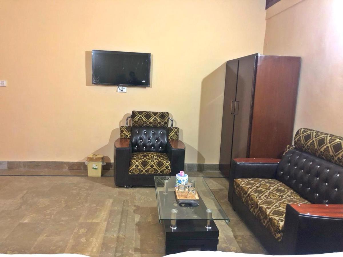 Babar House Hotel Faisalabad Exterior foto