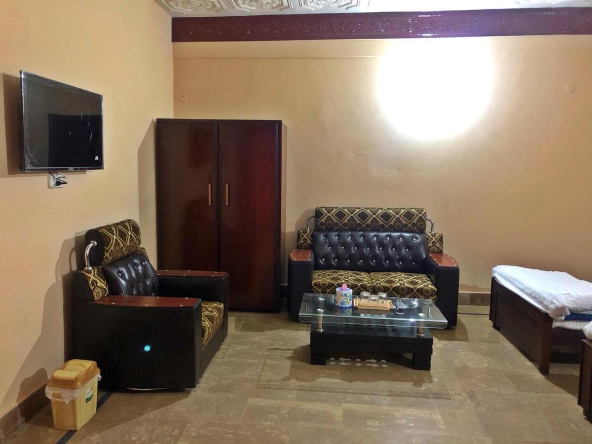Babar House Hotel Faisalabad Exterior foto