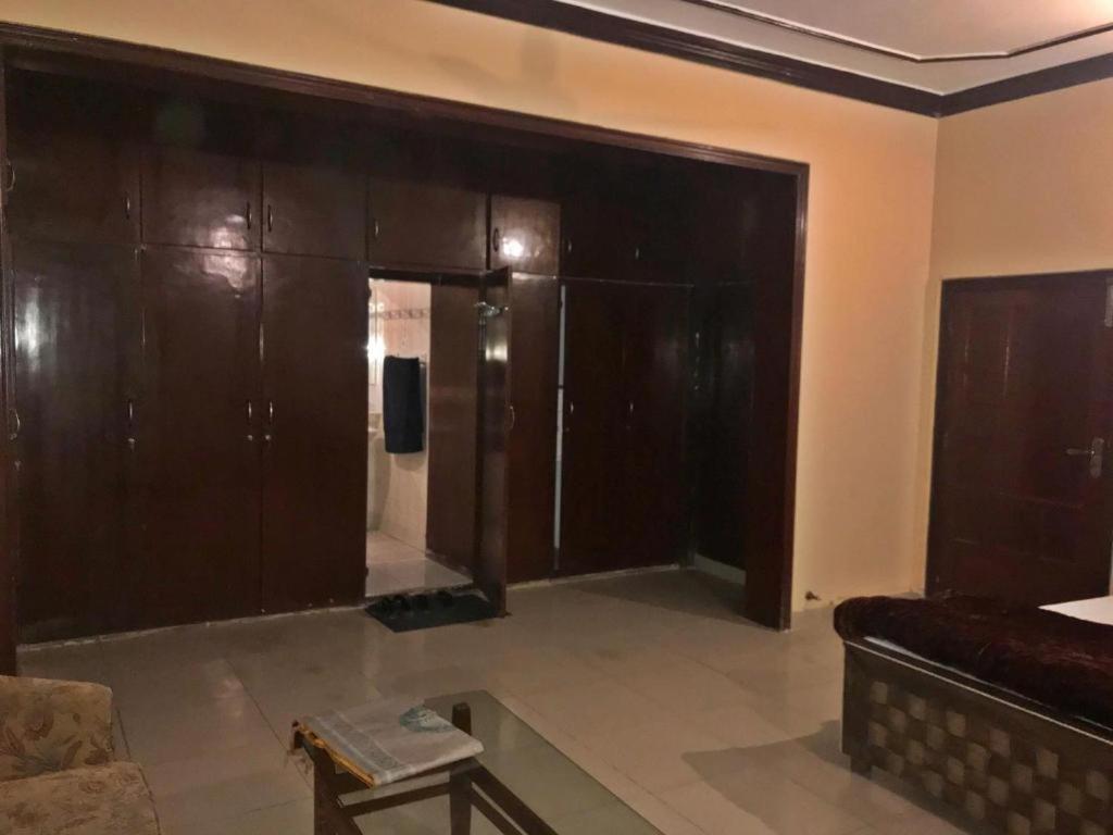 Babar House Hotel Faisalabad Exterior foto